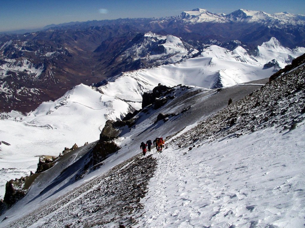 Itinerario de 18 días - Trekking a Plaza Francia incluido.